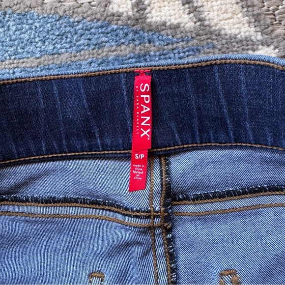 Spanx Women's Medium Wash Denim Distressed Legging Ankle Skinny Size Small - Picture 5 of 7